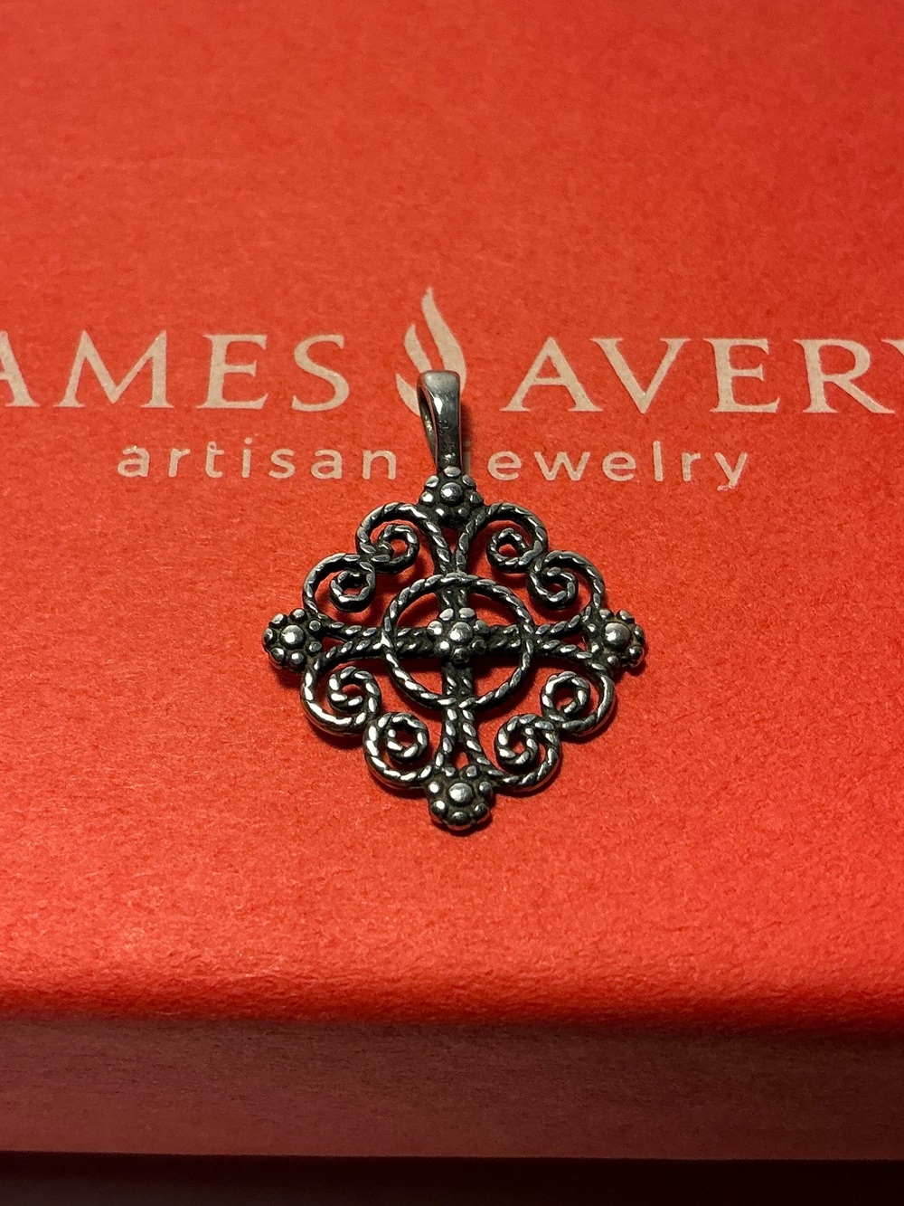Retired James Avery Lace Cross Pendant🌟